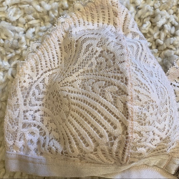 Simons Bralettes - Picture 3 of 3